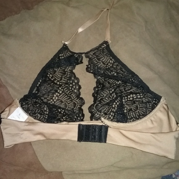 Tan and black lace bra - Picture 2 of 3